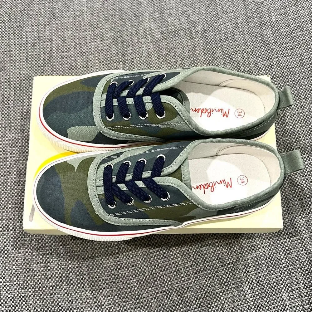 Mini Boden Printed Low Top Sneakers (Size 34)